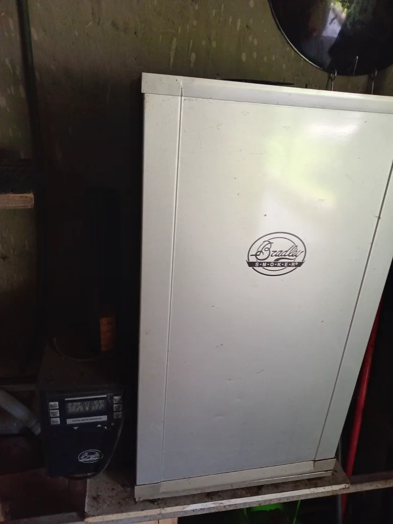 Bradley Smoker - Closed
